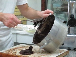 choc pouring