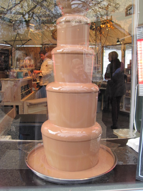 A fountain of chocolate in the Simon bakery in Passau.